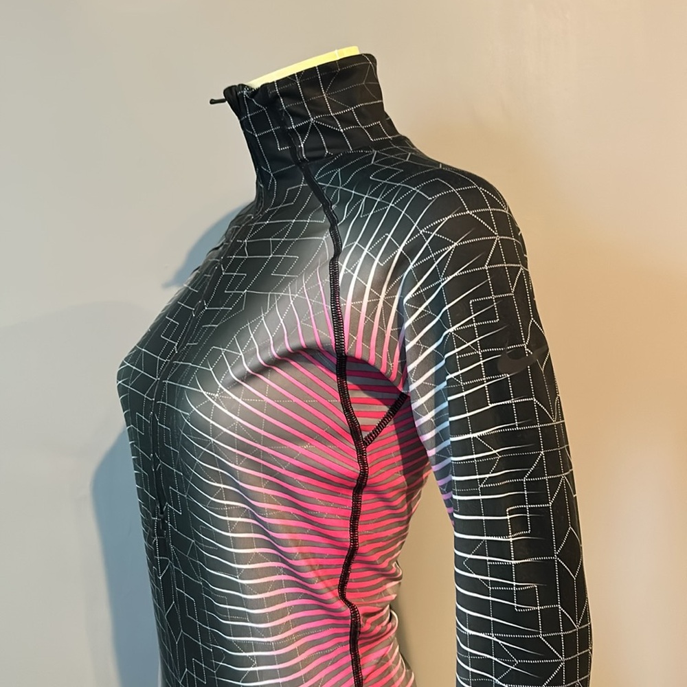 Nike Pro Elite Hyperwarm 1/2 Running Top Size Small Pink & Black .